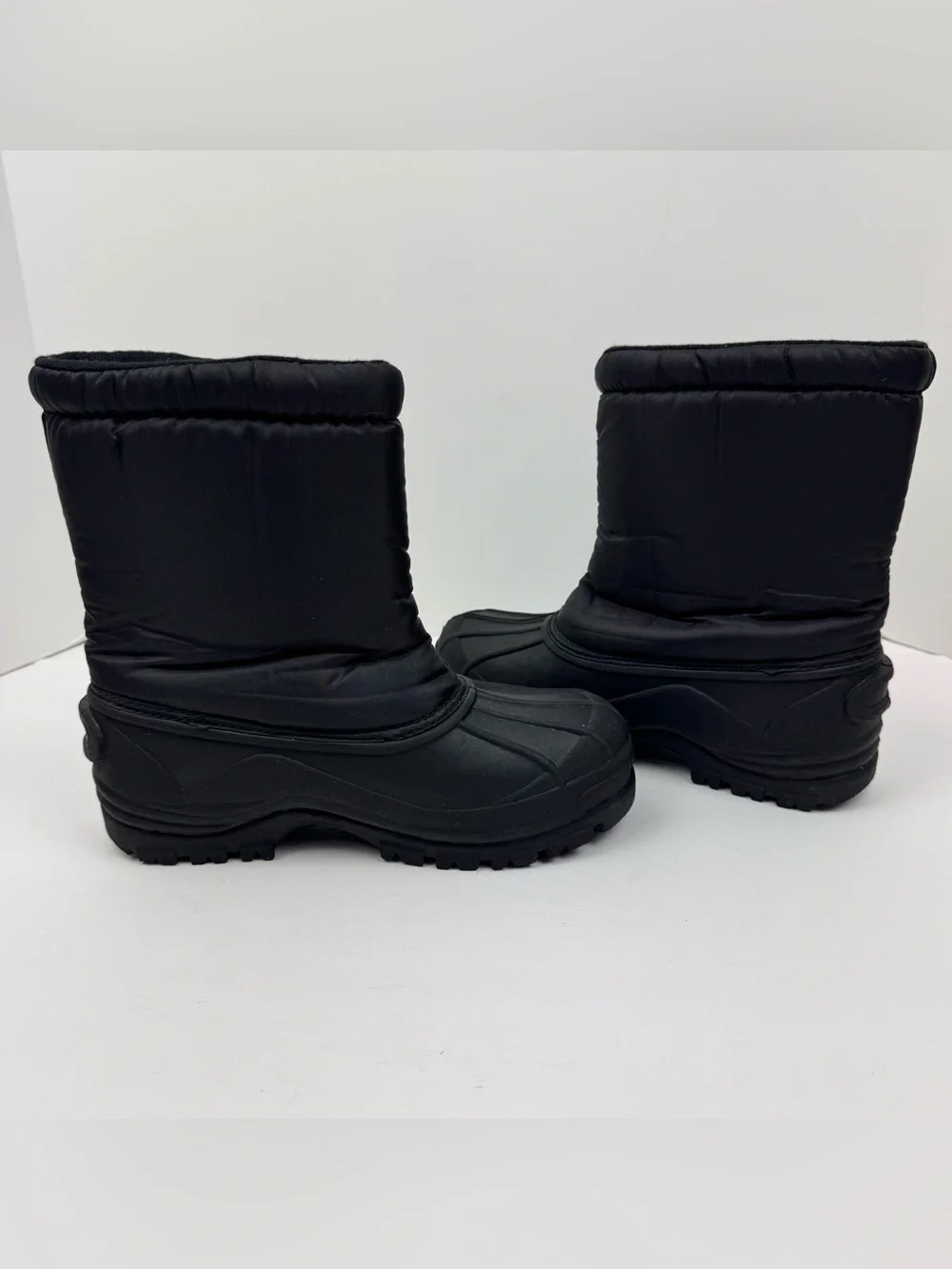 Alpine Design Snow Crusher II waterproof winter boots. Youth size 5.